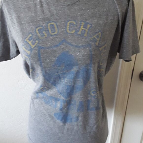 Junk Food San Diego Chargers Gray Distressed Graphic Shirt Football Game - Picture 4 of 6